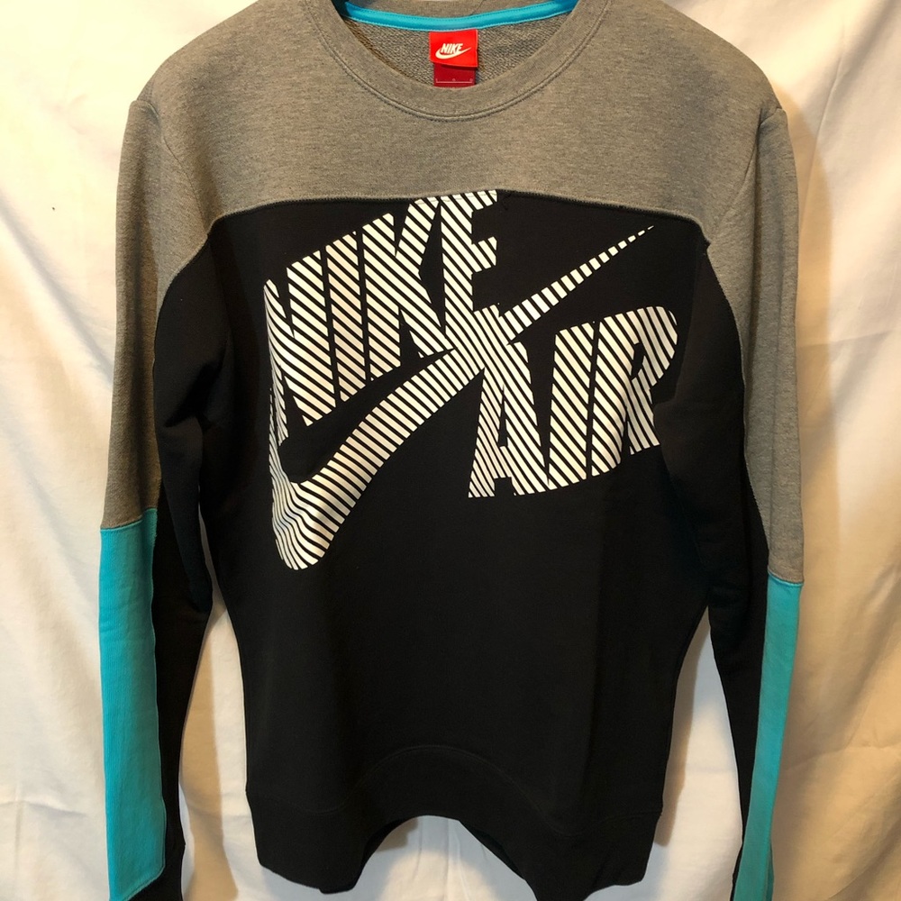 Nike Air sweater. Size Large.